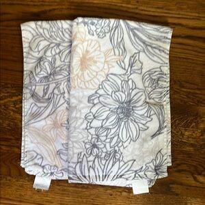 Floral Patterned Towels set of two